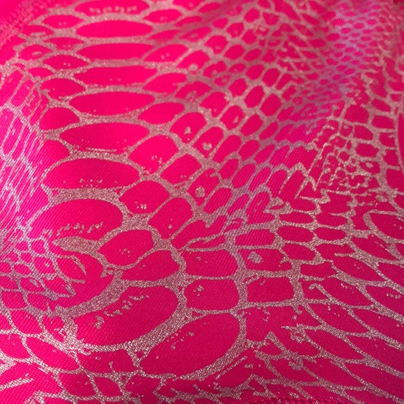 Under Armour Spandex Shorts - Picture 3 of 4